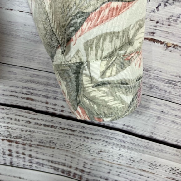 Tommy Bahama Coastal Corduroy Cream Button Floral Shirt - Picture 4 of 14